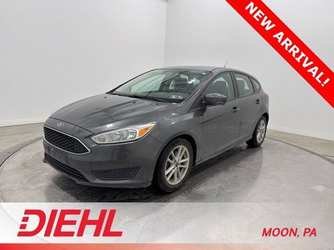 Used 2018 Ford Focus SE image 3