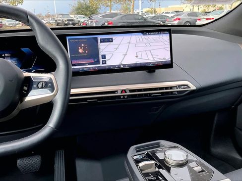 Used 2025 BMW iX xDrive50 image 9