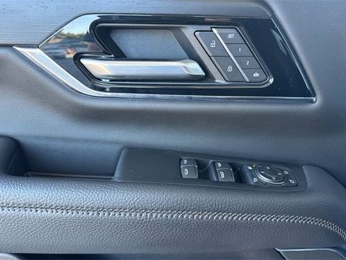 Used 2025 GMC Yukon Denali image 11