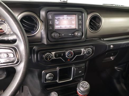 Used 2021 Jeep Wrangler Sport AWD/4WD image 5