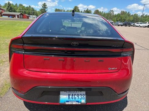 Used 2024 Toyota Prius XLE FWD image 5
