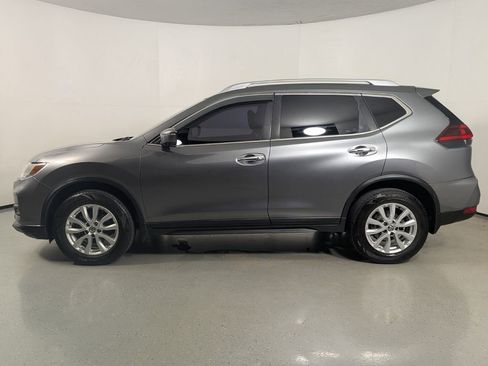Used 2018 Nissan Rogue SV w/ Premium Package AWD/4WD image 4