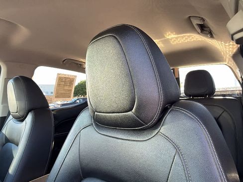 Used 2020 GMC Canyon SLT w/ Driver Alert Package image 11