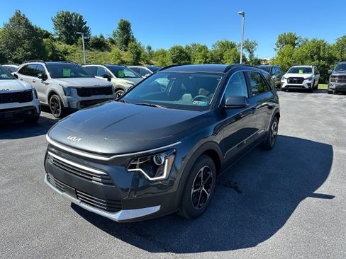 New 2026 Kia Niro EX FWD image 1