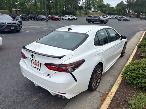 Used 2023 Toyota Camry SE w/ Convenience Package AWD/4WD image 3