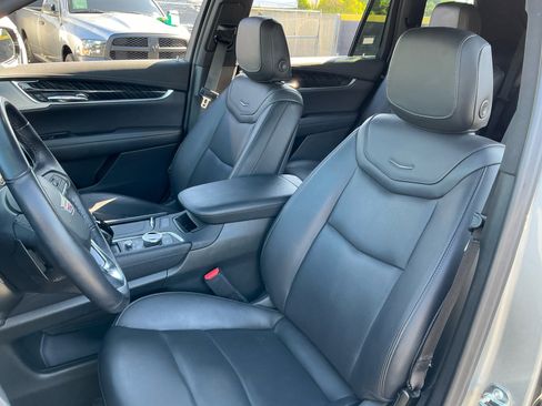 Used 2025 Cadillac XT6 Premium Luxury FWD image 18