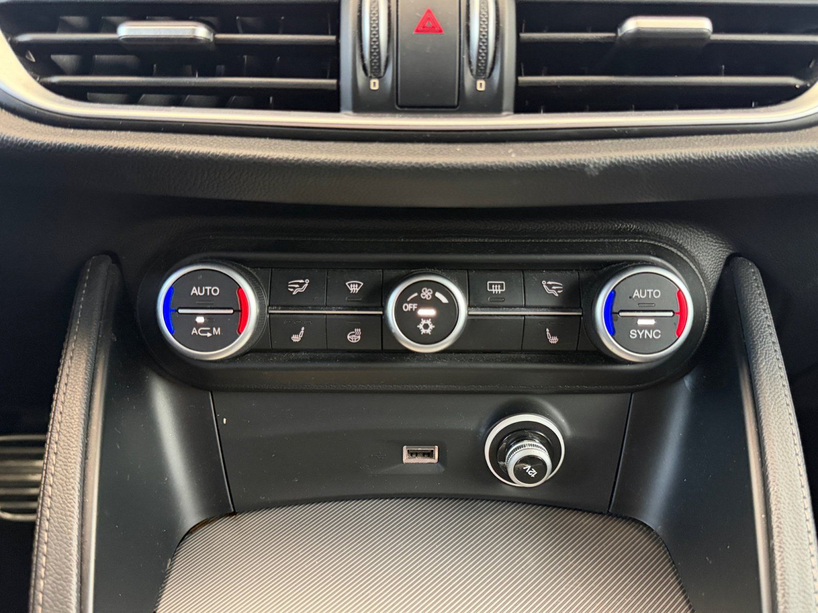 Used 2018 Alfa Romeo Stelvio Ti Sport AWD/4WD image 21
