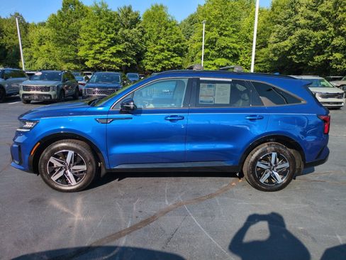 Used 2022 Kia Sorento S w/ Panoramic Sunroof Package FWD image 4