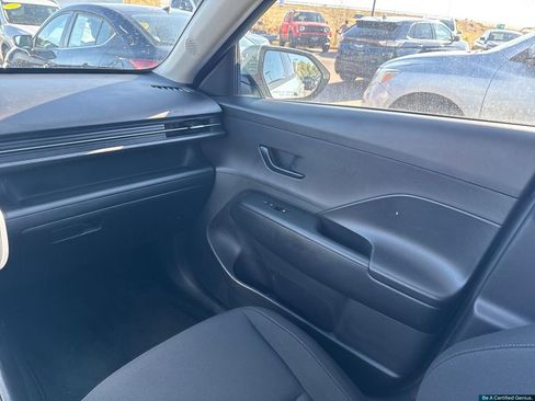 Used 2024 Hyundai Kona SEL AWD/4WD image 35