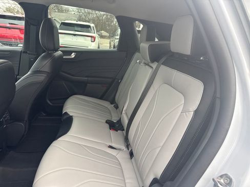 Used 2025 Ford Escape Platinum w/ Premium Technology Package image 17