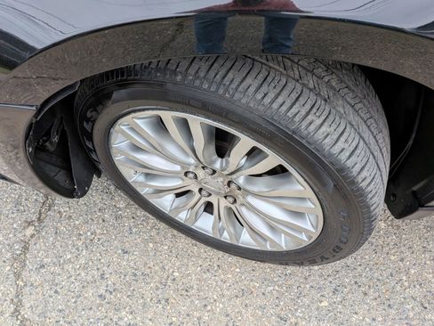 Used 2011 Chrysler 200 Limited FWD image 21