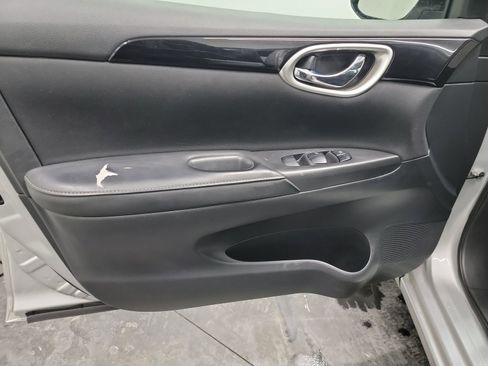 Used 2019 Nissan Sentra SV image 13