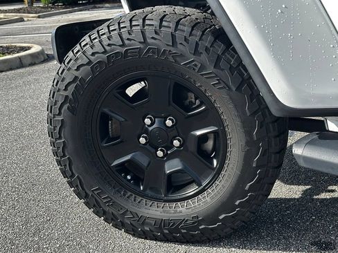 Used 2021 Jeep Gladiator Mojave AWD/4WD image 9