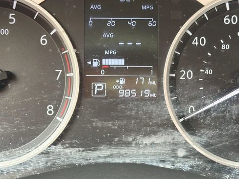 Used 2020 Nissan Versa S FWD image 17