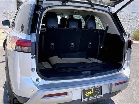 Used 2025 Nissan Pathfinder SL w/ Lighting Package (N92) AWD/4WD image 33