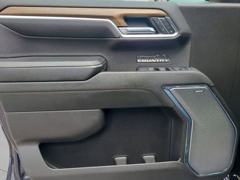 Used 2023 Chevrolet Silverado 1500 High Country w/ Technology Package image 12