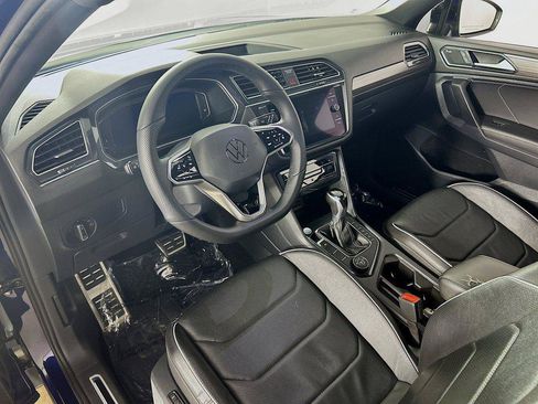 Certified 2022 Volkswagen Tiguan SEL R-Line AWD/4WD image 9