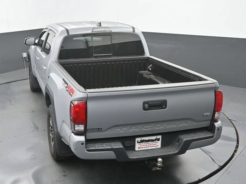 Used 2019 Toyota Tacoma TRD Off-Road AWD/4WD image 15