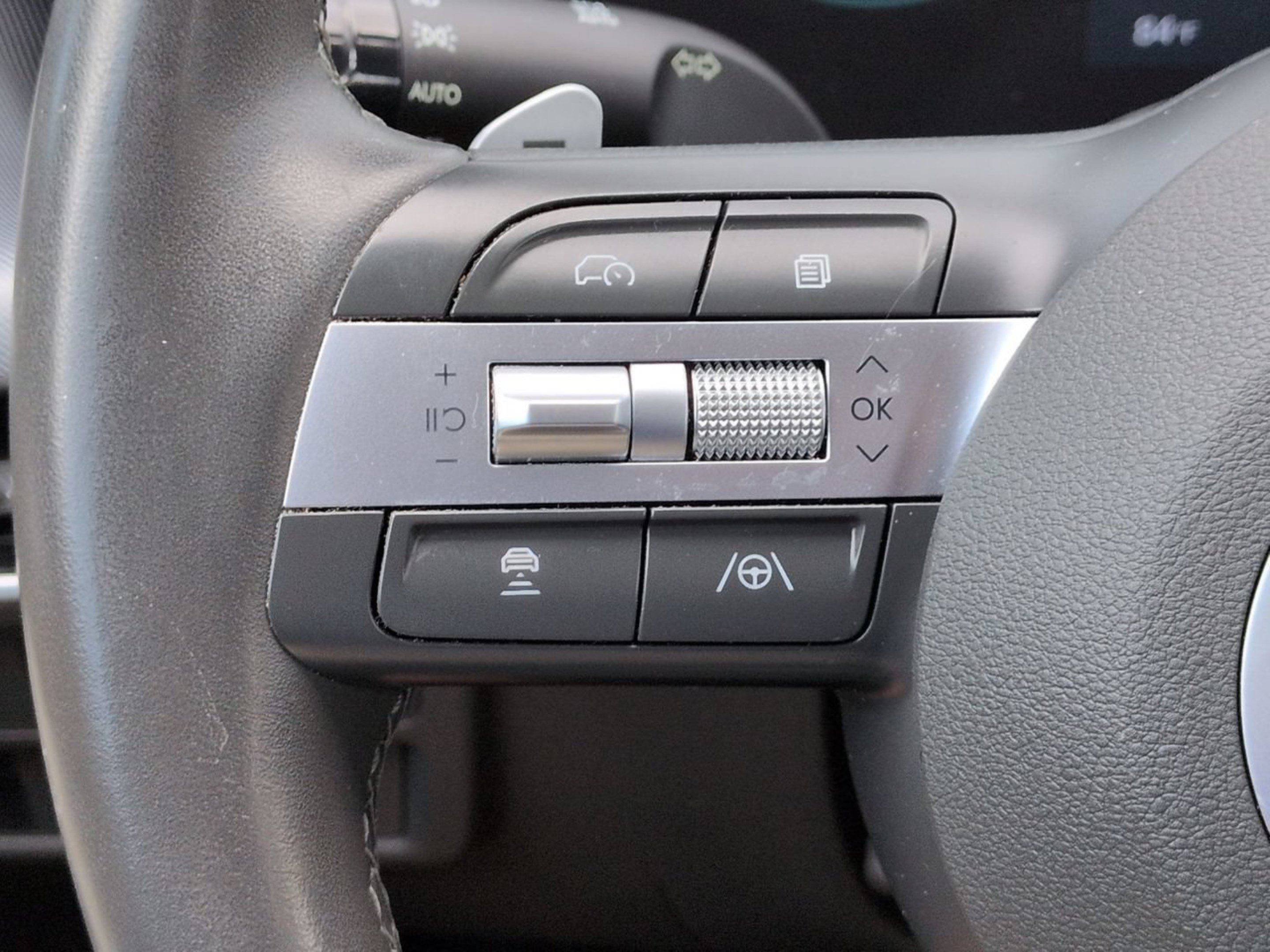 Used 2025 Hyundai Sonata SEL FWD image 31