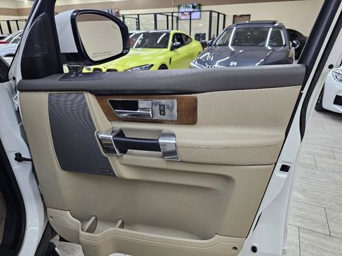 Used 2016 Land Rover LR4 HSE image 44