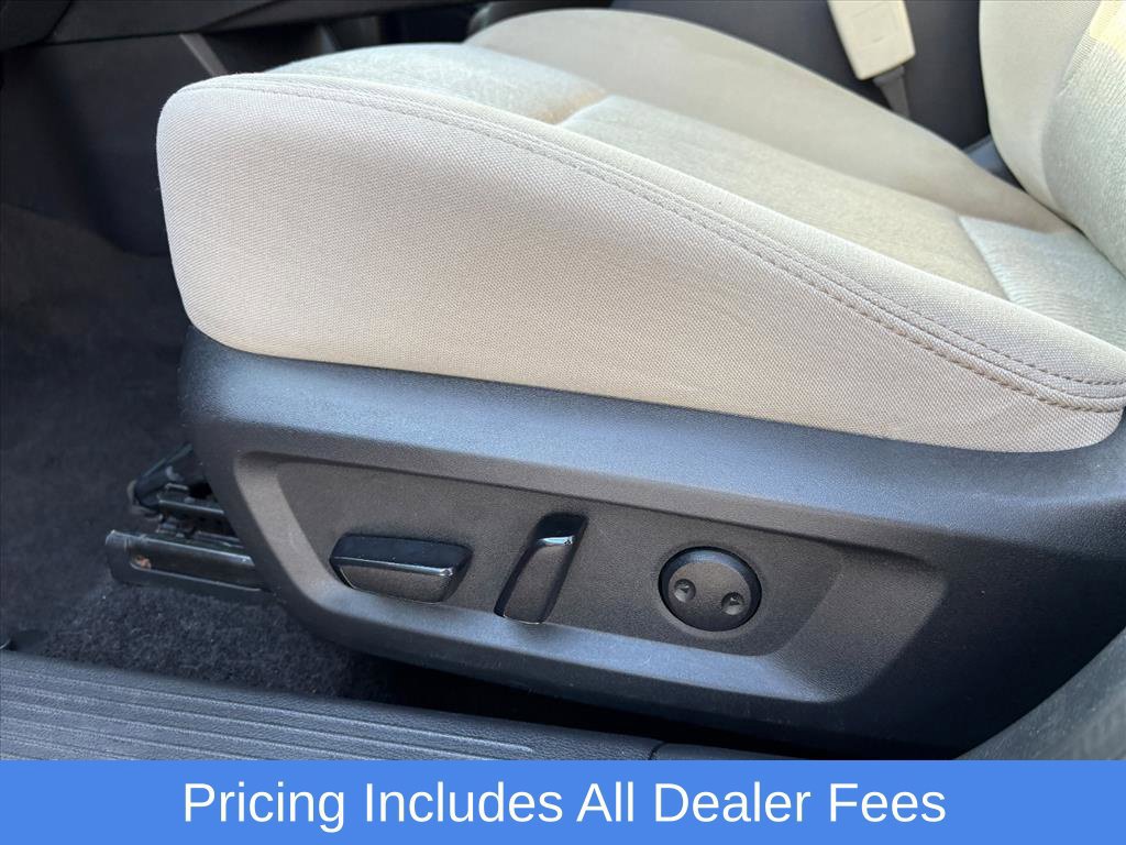 Certified 2025 Nissan Rogue SV AWD/4WD image 17