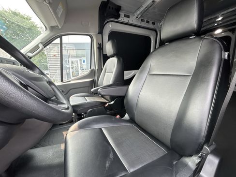 Used 2024 Ford Transit 250 148 Medium Roof w/ Exterior Upgrade Package RWD image 13