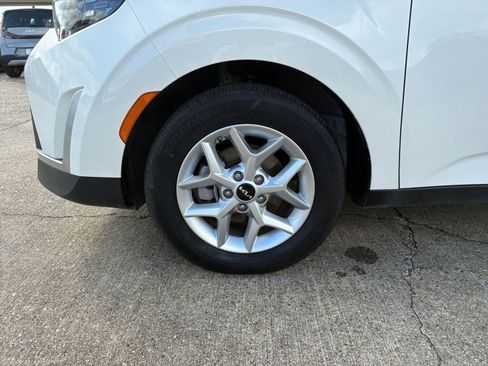 Used 2025 Kia Soul LX w/ LX Technology Package FWD image 23