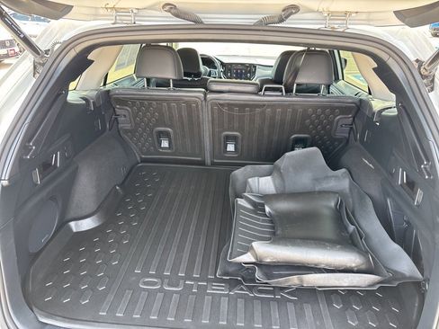 Used 2022 Subaru Outback Limited image 12
