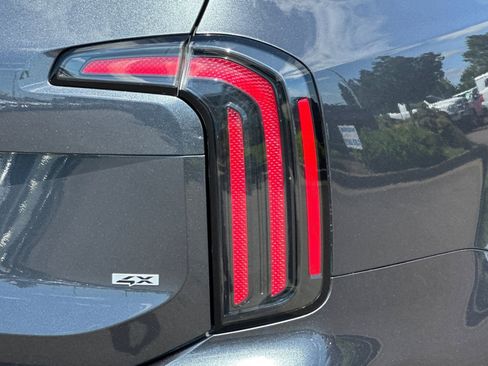 Used 2023 Kia Telluride SX AWD/4WD image 26