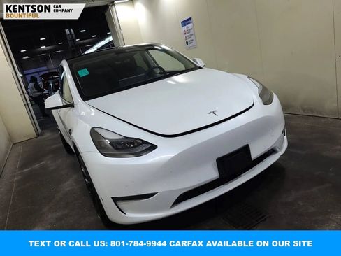 Used 2022 Tesla Model Y Performance image 5