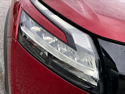 Used 2022 Nissan Pathfinder SL w/ Lighting Package (N92) image 26