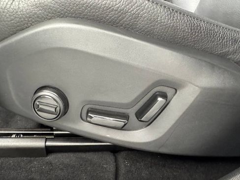 Certified 2024 Volvo XC60 B5 Plus w/ Protection Package Premier AWD/4WD image 17