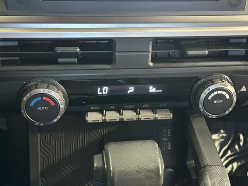 Used 2024 Toyota Tacoma TRD Off-Road AWD/4WD image 20