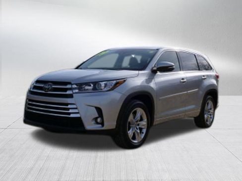 Used 2019 Toyota Highlander Limited image 7