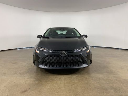 Used 2022 Toyota Corolla LE image 3