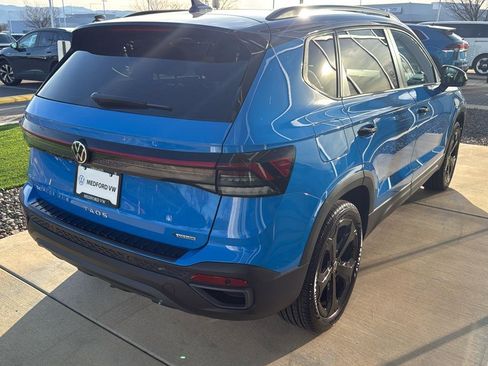 New 2025 Volkswagen Taos SE image 4