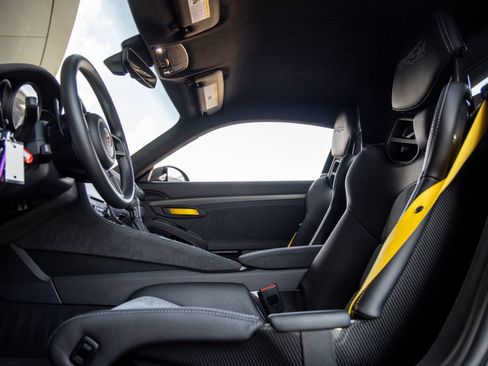 Certified 2024 Porsche 718 Cayman GT4 RS RWD image 36