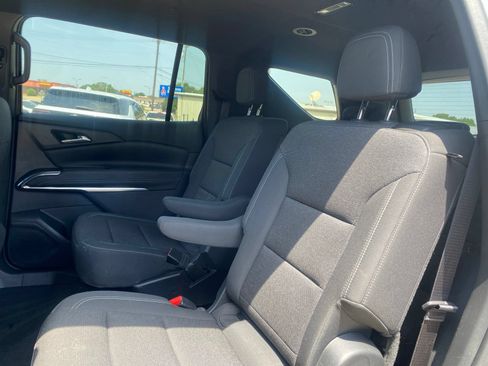 Used 2025 Chevrolet Traverse LT w/ Midnight/Sport Edition FWD image 5