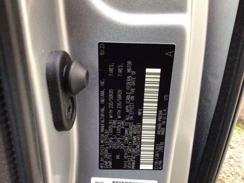 Used 2024 Toyota Sienna XSE FWD image 28