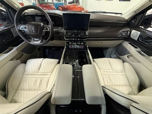 Used 2022 Lincoln Navigator Black Label AWD/4WD image 14
