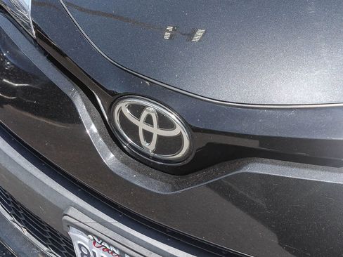 Used 2021 Toyota C-HR XLE FWD image 14