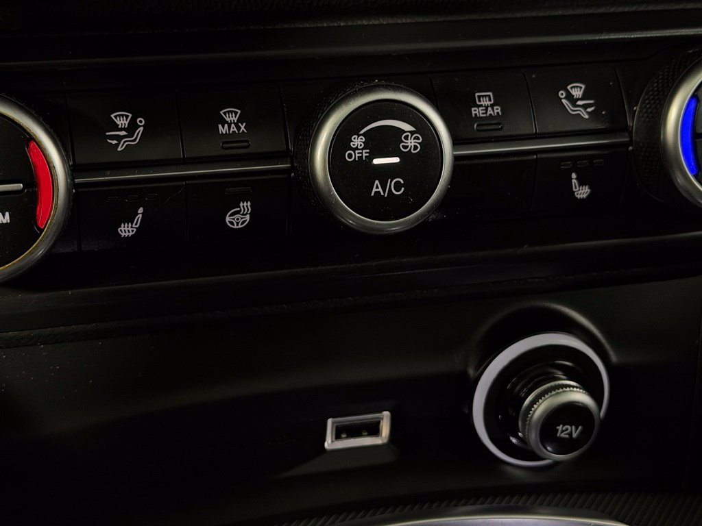 Used 2023 Alfa Romeo Stelvio Veloce AWD/4WD image 19