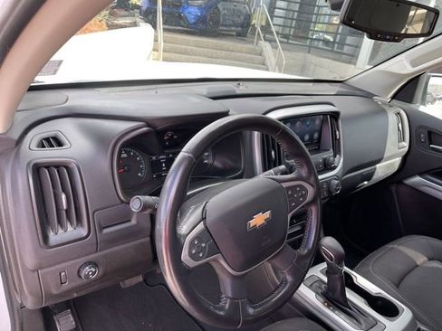 Used 2022 Chevrolet Colorado LT w/ LT Convenience Package RWD image 8