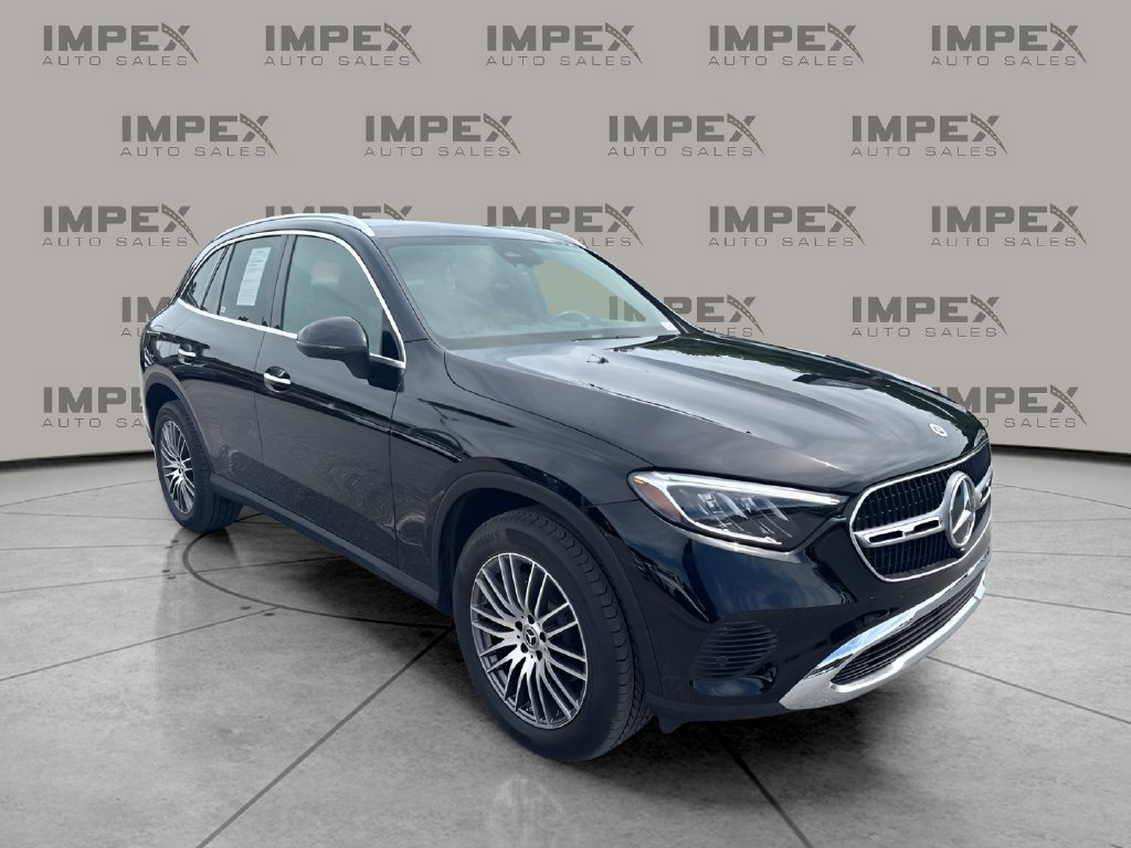 Used 2025 Mercedes-Benz GLC 300 image 4