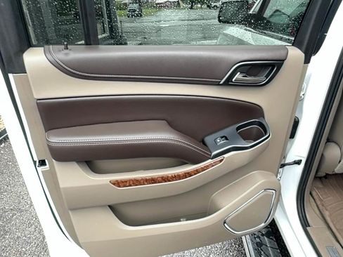 Used 2018 Chevrolet Suburban Premier AWD/4WD image 15