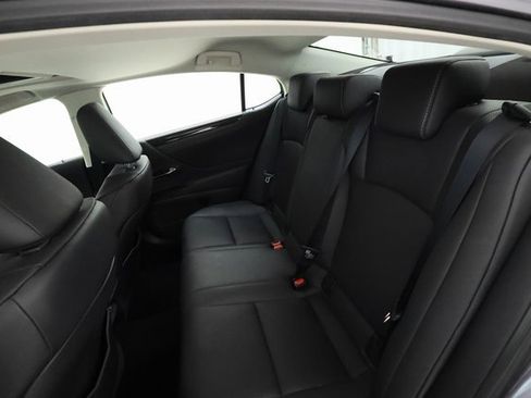 Used 2021 Lexus ES 300h w/ Premium Package image 21