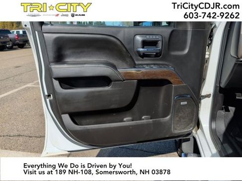 Used 2017 GMC Sierra 3500 Denali w/ Duramax Plus Package image 15