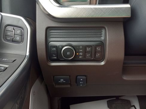 New 2025 Ford F350 King Ranch w/ Chrome Package image 25