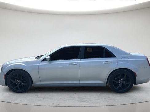 Used 2022 Chrysler 300 S RWD image 11