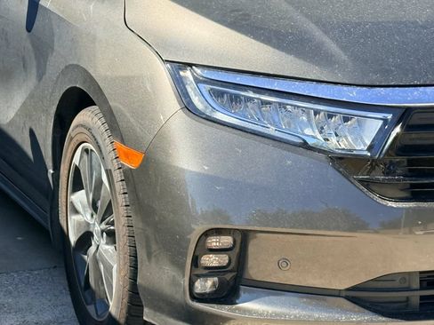 Used 2023 Honda Odyssey Elite image 4